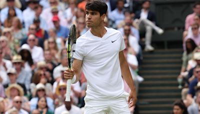 Carlos Alcaraz se hace leyenda en Wimbledon al destrozar a Djokovic en la final