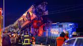 Dos fallecidos y nueve heridos: Lo que se sabe del choque frontal de trenes en San Bernardo - La Tercera