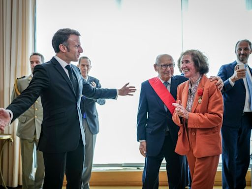 Macron zeichnet Nazi-Jäger Beate und Serge Klarsfeld in Berlin aus