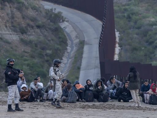 López Obrador y Biden ordenan ‘medidas concretas’ para reducir los cruces fronterizos irregulares