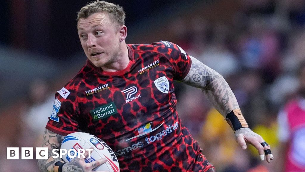 Super League: Huddersfield 10-16 Leigh Leopards