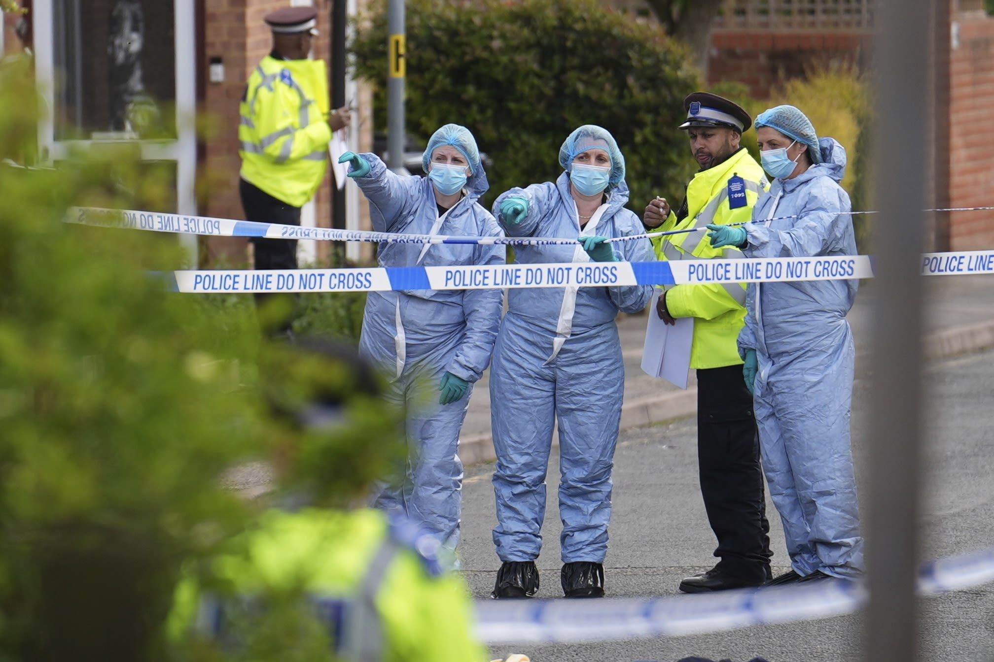 Sword-wielding man attacks passersby in London, killing a 14-year-old boy and injuring 4 others