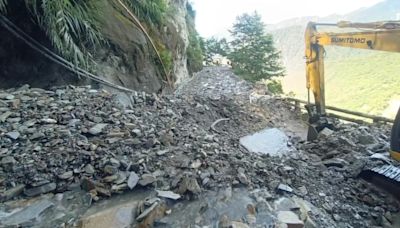 連日大雨！南橫檜谷路段邊坡落石已清除、恢復正常通行