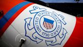 La Guardia Costera de EEUU rescató a ocho personas que se aferraban a una nevera flotante en aguas del Golfo de México