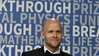 Daniel Ek cashes out $118.8 million in Spotify shares