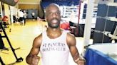 El boxeador Sherif Lawal muere tras desplomarse en su primer pelea como profesional