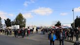 Trabajadores, choferes y vecinos rechazan traslado de Aeropuerto - El Diario - Bolivia