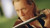 El oscuro final de David Carradine, el actor de “Kung Fu”: los excesos y la muerte por “accidente sexual”