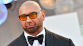 L’acteur et catcheur américain Dave Bautista se remémore son premier tatouage et le regrette amèrement