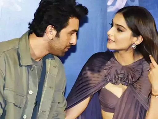 Ranbir Kapoor Tells Sonam Kapoor He'll Become A Filmmaker On One Condition: 'If You Become...' | Viral - News18