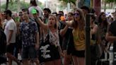 Pistolas de agua contra turistas: ¿por qué se rebelan contra el turismo estas ciudades españolas?