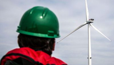 Labour to use royal land to boost wind energy