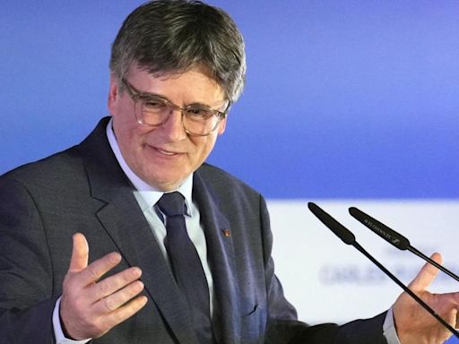 Carles Puigdemont tira de Artur Mas, Collboni y Pedro Sánchez para intentar formar Gobierno