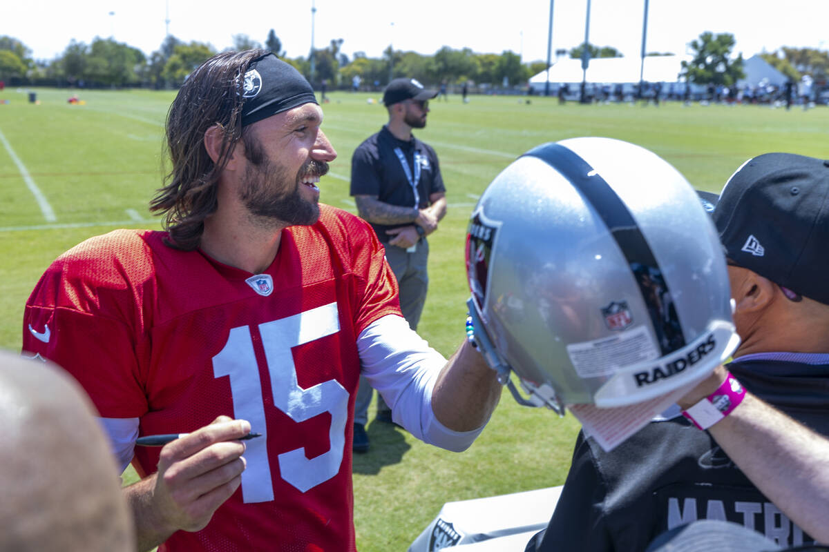 3 observations from 2nd week of Raiders camp: Edge in QB battle?