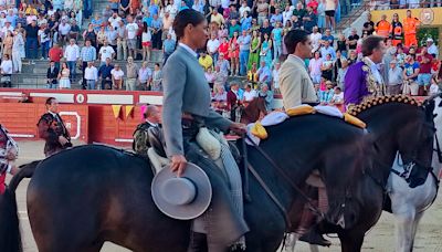 Tarde espléndida de rejones en Arévalo con doble puerta grande