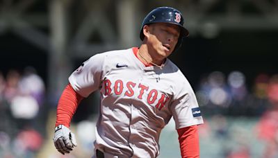 Boston Red Sox Outfielder Rob Refsnyder Leaves Game Early With Hamstring Injury