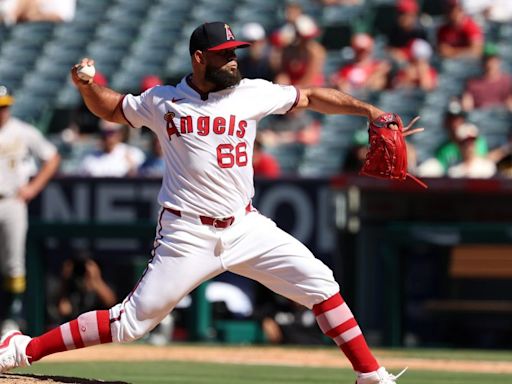 Red Sox add reliever in last-second deal with Angels