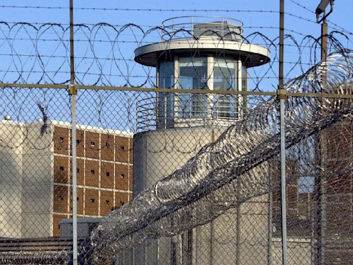 Cook County Jail detainee dies after being beaten by guards while handcuffed, records show