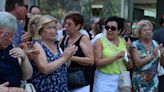 Minutos de silencio en Sabadell y Salou tras los dos feminicidios: 'La sociedad está fallando'