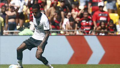 Jogadores do Botafogo visitam Tchê Tchê no hospital | Botafogo | O Dia