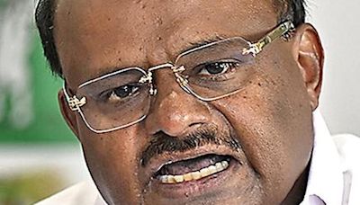 Kumaraswamy terms acceptance of return of sites by MUDA as violation of court order and demands Commissioner’s arrest