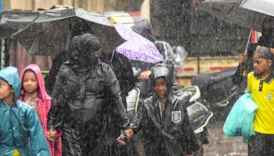 Mumbai Rains: Heavy downpour continues to impact city, flights affected; IMD issues yellow alert | Today News