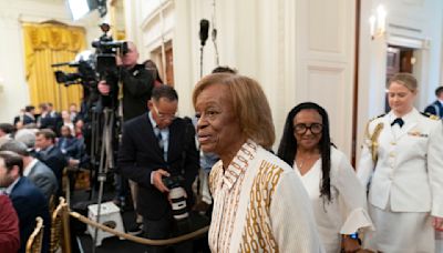 Marian Robinson, mother of Michelle Obama, dies at 86 - WTOP News