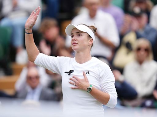 Why is Elina Svitolina wearing a black ribbon at Wimbledon?