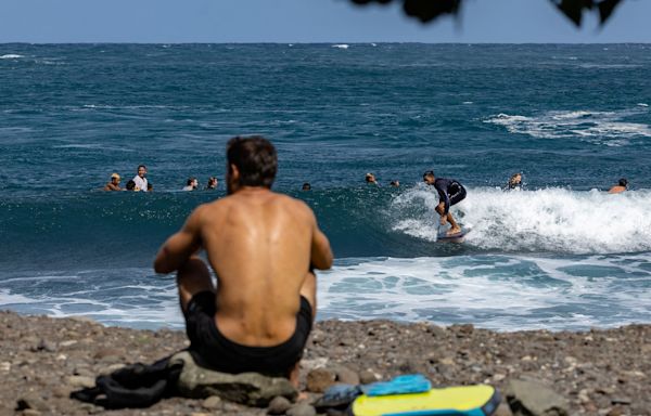 Surfing-Competition called off in Tahiti as weather brings chaos