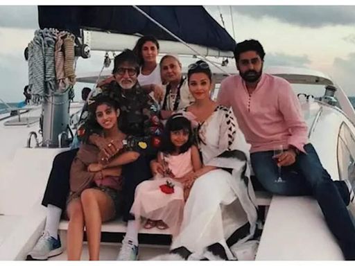 Aishwarya Rai and Aaradhya are seen posing with Abhishek, Amitabh-Jaya Bachchan in viral photo from their vacation | - Times of India