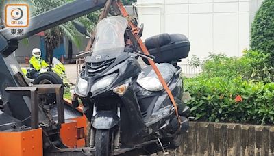 西區私家車撼電單車尾 鐵騎士受傷送院