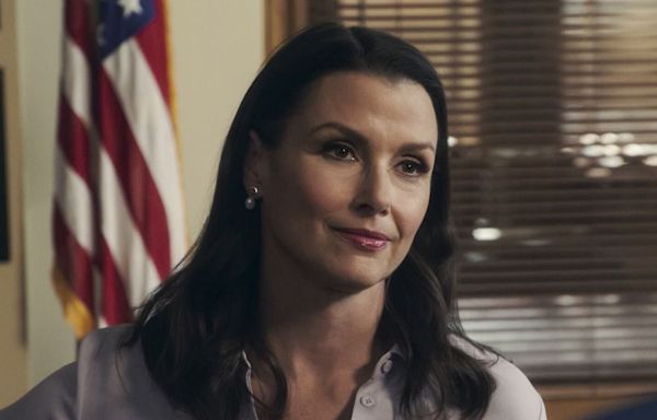 'CBS Reconsider': Bridget Moynahan Posted About Blue Bloods' Mid-Season Finale, And Of Course The Fans...