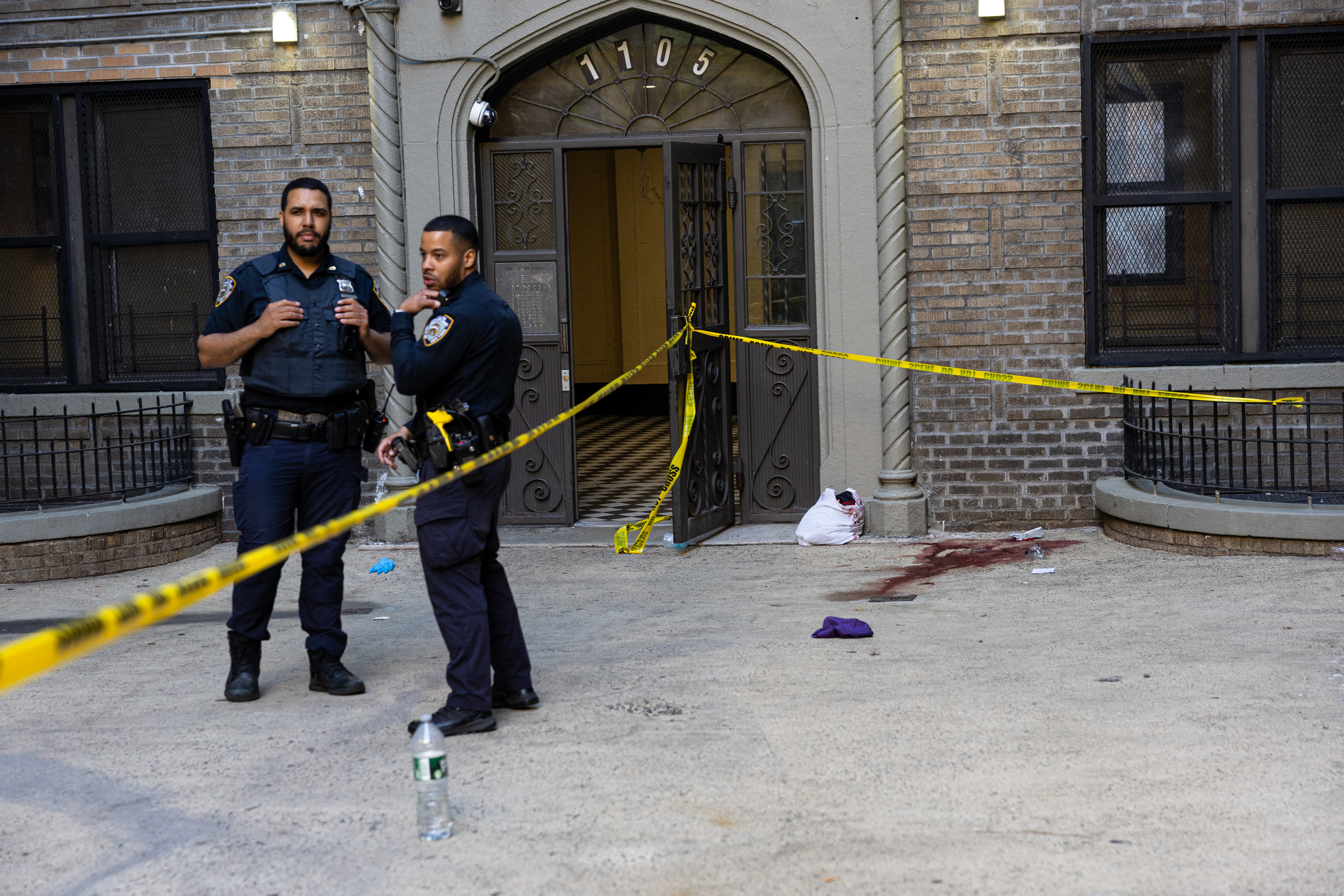 17-year-old girl stabbed to death in courtyard of Bronx building, teen in custody