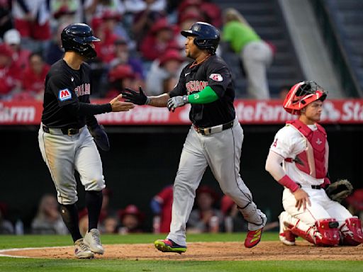 Back-to-back-to-back: Guardians become 1st team in the majors this season to hit 3 straight homers