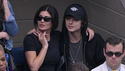 Kylie Jenner et Timothée Chalamet : première sortie remarquée en cinq mois, masques sur le visage