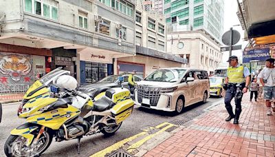 五一放蛇捉白牌車 警拘3司機 - 20240506 - 港聞