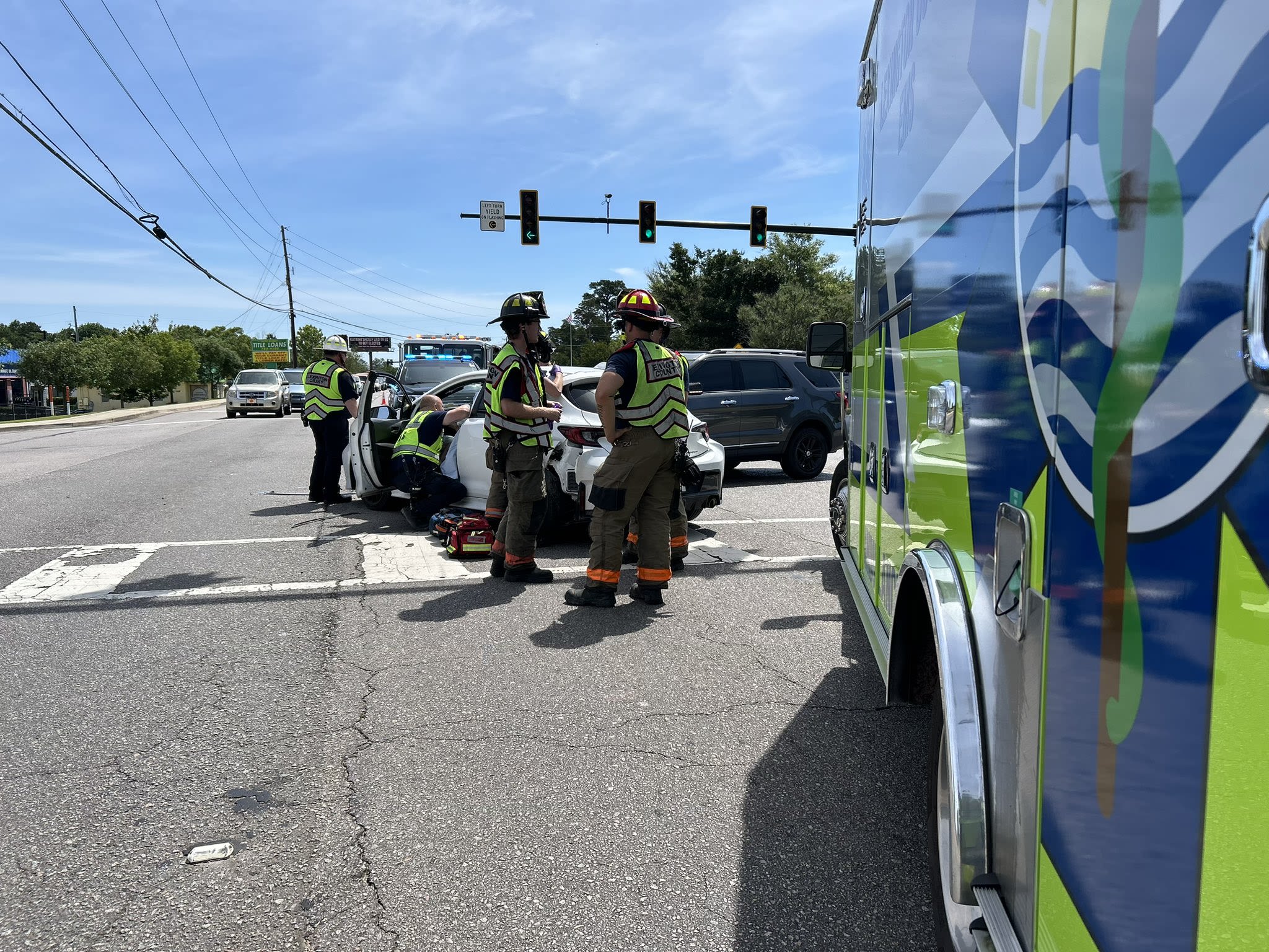 Lanes in Lexington closed after collision on Sunset Boulevard - ABC Columbia