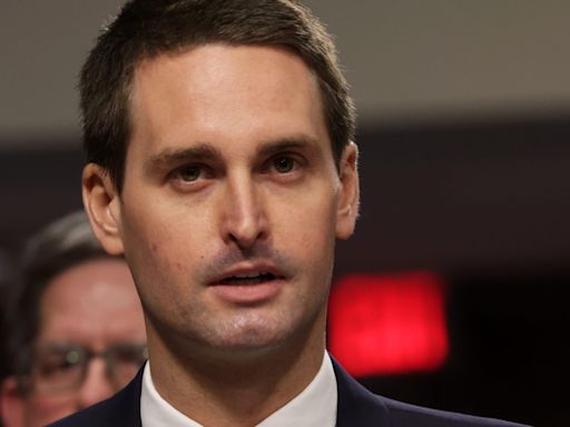 Snapchat’s billionaire CEO sold his LA mansion for nearly $4 million less than what he wanted