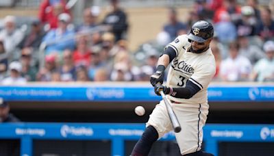 Twins start quickly, race past Mariners 11-1