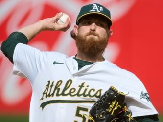 Mets trading for Athletics RHP Paul Blackburn