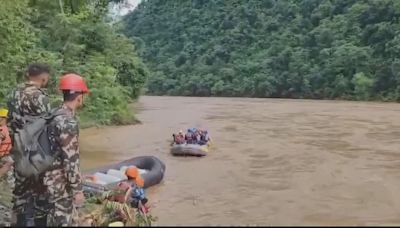 尼泊爾多處山泥傾瀉至少17人死亡 數十人失蹤