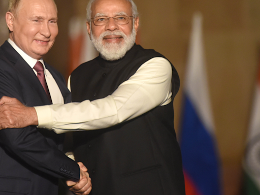 PM Modi's Russia visit: India keeps close watch as its $60bn trade partner cosies up to rival China - The Economic Times