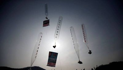 韓脫北者再撒30萬傳單！投20個大型氣球 USB存《冬季戀歌》