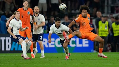 Manchester United sign Netherlands striker Joshua Zirkzee from Bologna