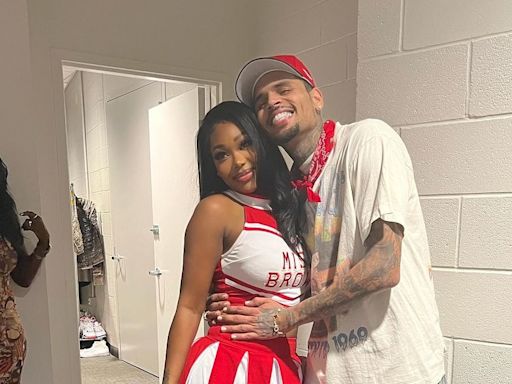 Summer Walker Visits Chris Brown's Tour to Get Her Meet & Greet Pics