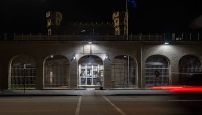 Ex-Wisconsin warden, 8 others charged after investigation into inmate deaths
