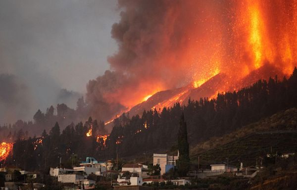 19 volcanoes around the world that could erupt at any moment