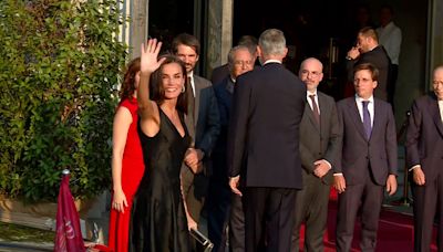 Así ha sido la llegada de los reyes Felipe y Letizia a la inauguración de la nueva temporada del Teatro Real