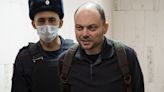 Ativista Vladimir Kara-Murza julgado por alta traição em tribunal de Moscovo