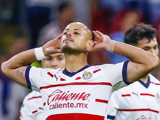 Chicharito responde a periodista de TUDN que criticó su festejo polémico en Atlas vs Guadalajara